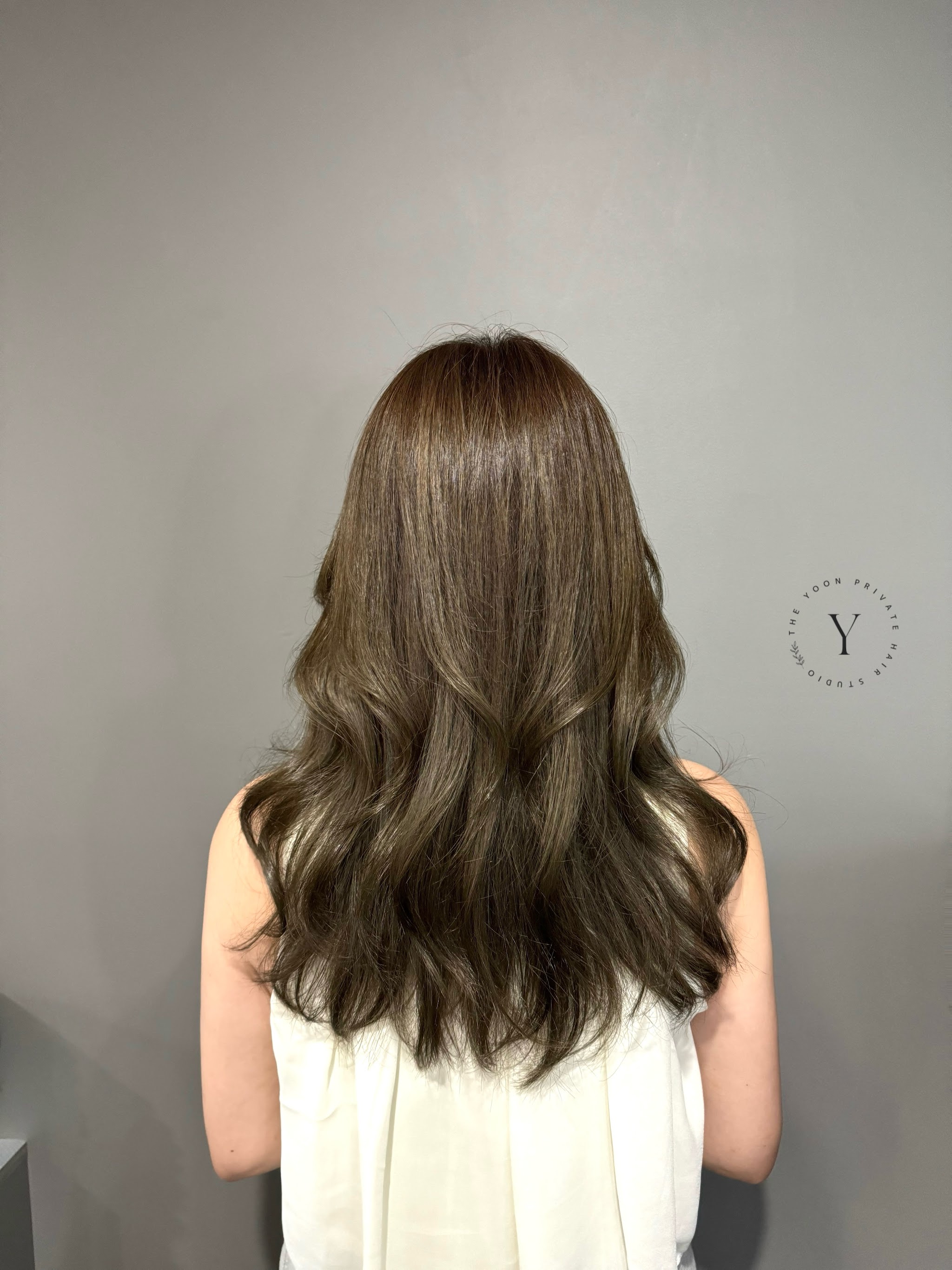 Ash brown layered waves, seen from behind